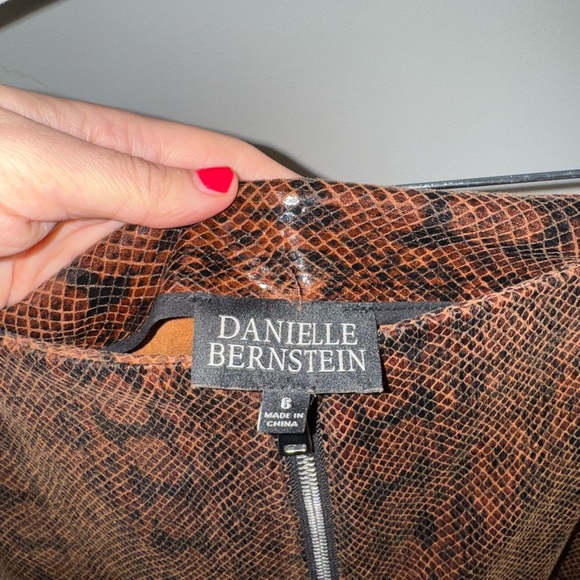 DANIELLE BERNSTEIN Faux Leather Brown Pants - Picture 4 of 5